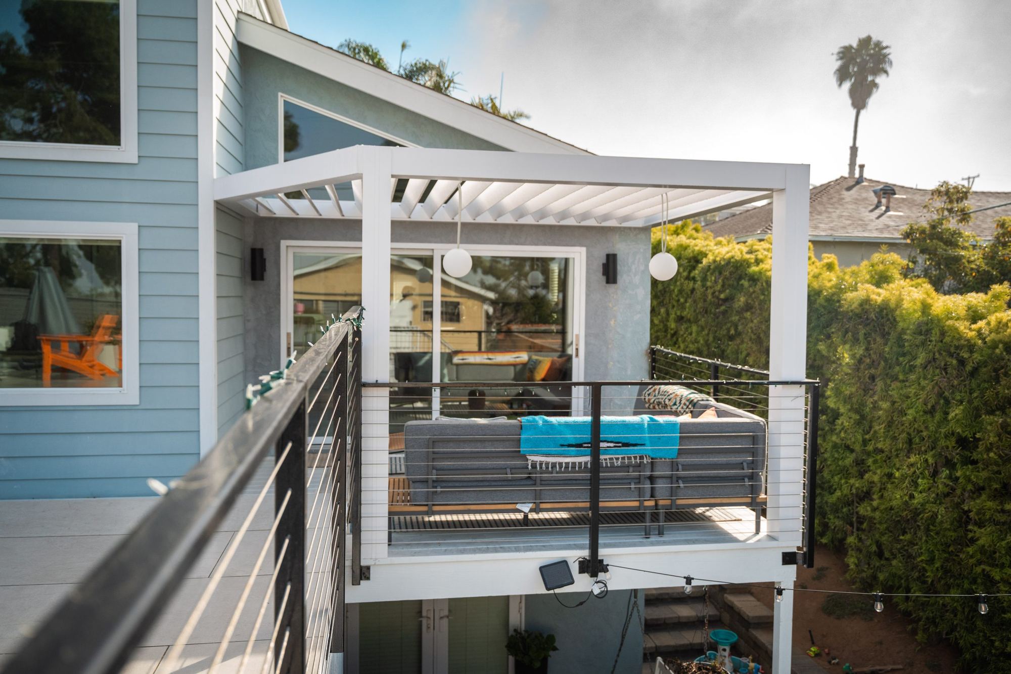 Motorized privacy screen system
