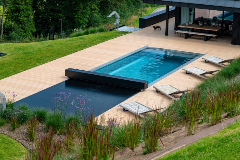 Automatic pool cover for Texas backyard