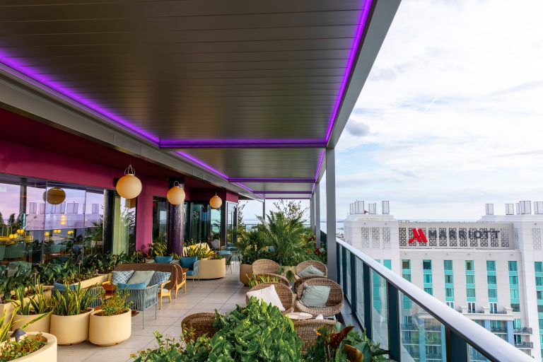 Commercial Outdoor Structures: Transform Your Restaurant Patio